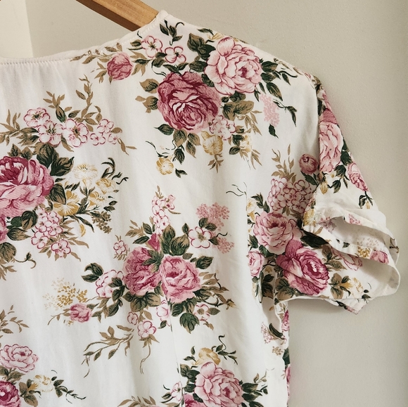 Vintage Floral Button Down Crop Top - Picture 5 of 8